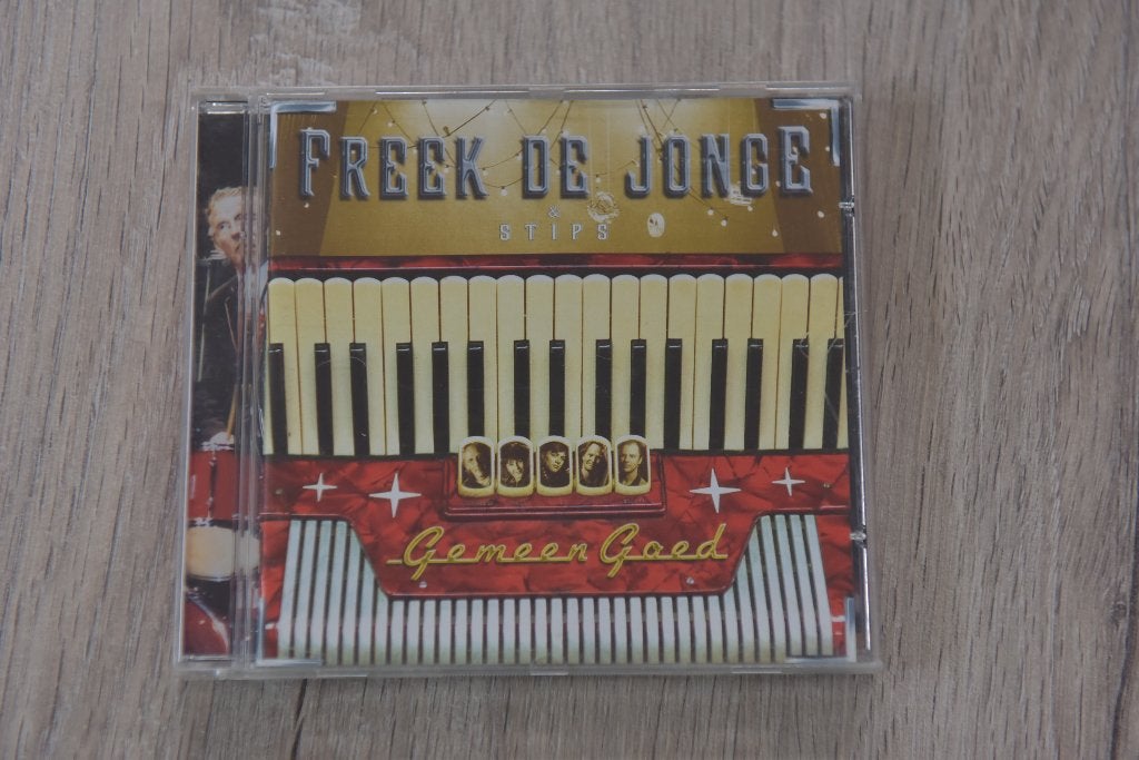FREEK DE JONGE & STIPS === GEMEEN GOED, Inclusief boekje, Verzenden, Cabaret of Kleinkunst, Zo goed als nieuw