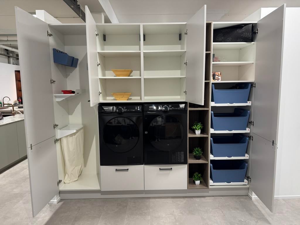 Showroom bijkeuken met wasmachine en droger nieuw, Huis en Inrichting, Keuken | Complete keukens, Nieuw, Enkelwandige keuken, Ophalen of Verzenden
