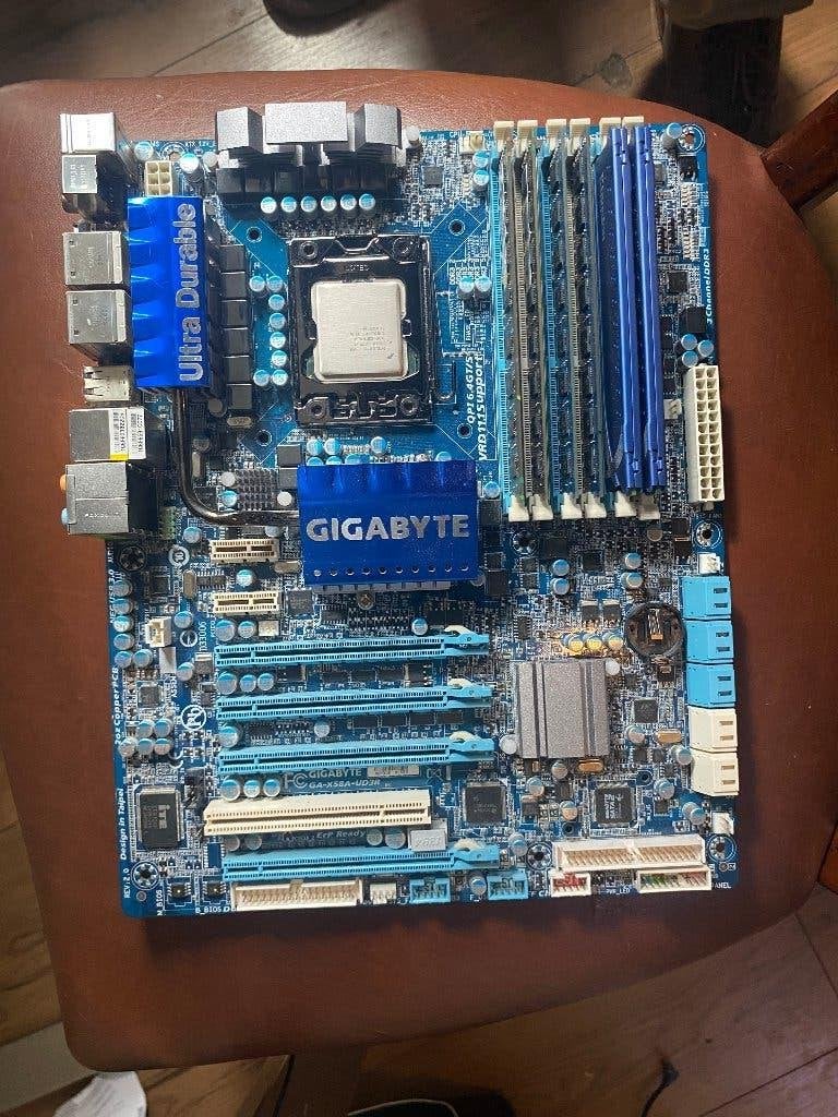 Gigabyte GA-X58A-UD3R  DDR3 Moederbrod inc 24gb ram i7 950, Computers en Software, Moederborden, Zo goed als nieuw, Intel, DDR3