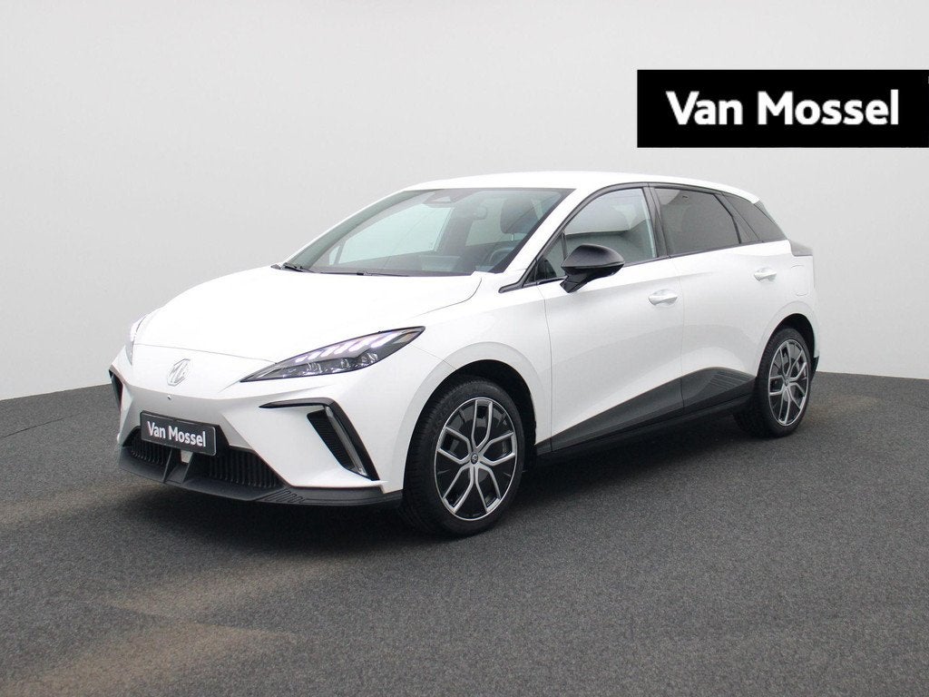 MG 4 Long Range 64kWh Luxury | Navigatie | Parkeersensoren &, Auto's, MG, Automaat, 12 maanden, Gebruikt, 1675 kg