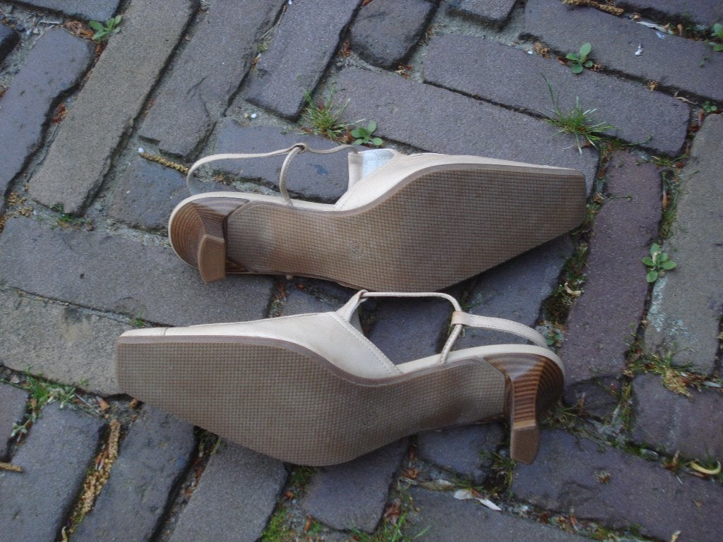 FIRETTI SLINGBACKS BEIGE 39 NIEUW GRATIS VERZENDING PER POST, Pumps, Verzenden, Beige, Nieuw