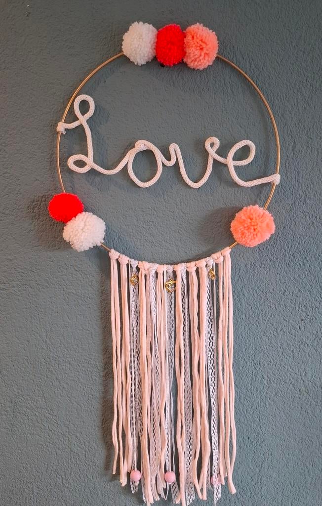 Muurhanger macrame met tekst Love, Ophalen of Verzenden, Zo goed als nieuw, Natuurlijk materiaal, Wit
