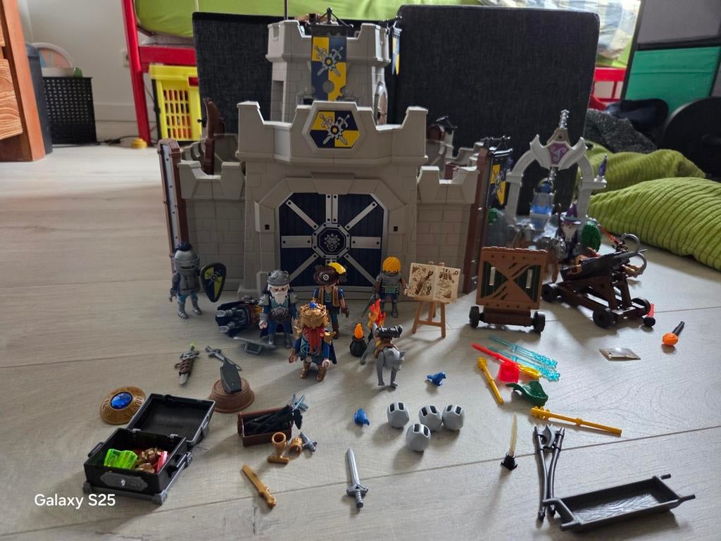 Playmobil Kasteel  Novelmore 70220 en 70223, Kinderen en Baby's, Speelgoed | Playmobil, Ophalen of Verzenden, Zo goed als nieuw