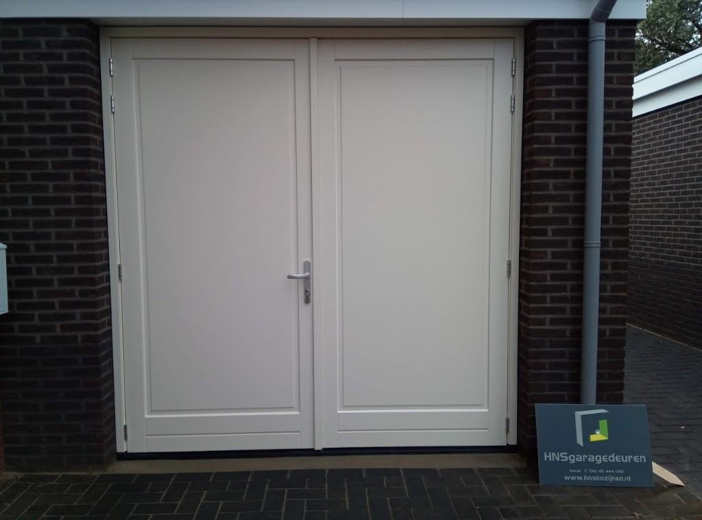HNS Classic Geisoleerde garagedeuren 60mm dik., Ophalen of Verzenden, Hout, 120 cm of meer, 215 cm of meer