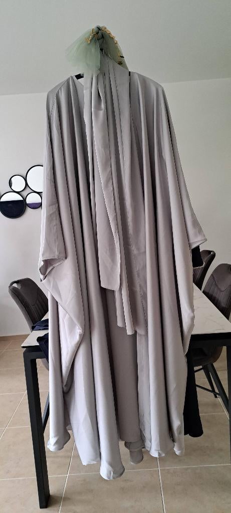 3delig Elegante abaya, Maat 38/40 (M), Nieuw, Ophalen of Verzenden, Grijs