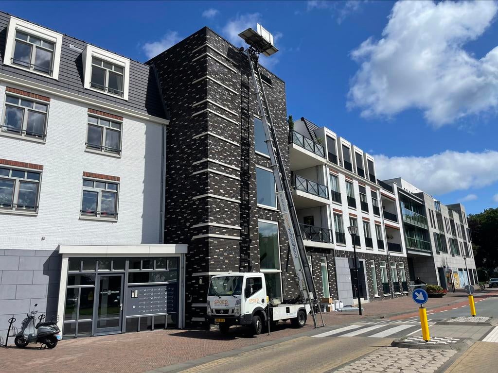 Foto 18 van Verhuislift huren | Ladderlift / Meubellift met bediening