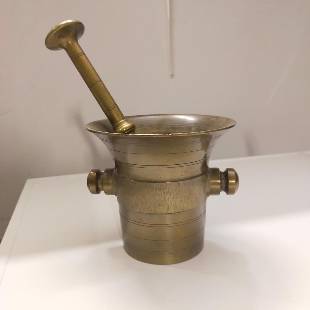 Te Koop: 3 antieke bronzen vijzels en pepermolen, Antiek en Kunst, Antiek | Koper en Brons, Ophalen of Verzenden, Brons