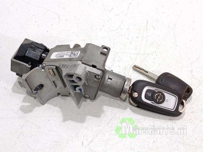 Kontaktslot + Sleutel van een Opel Astra, Gebruikt, -, -, Opel