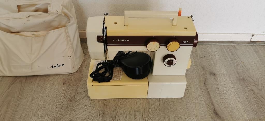 Naaimachine Anker Super stretch 210, Hobby en Vrije tijd, Ophalen of Verzenden, Zo goed als nieuw, Naaimachine, Overige merken