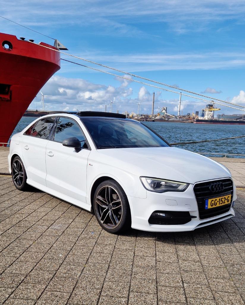 Audi A3 1.4 Tfsi 92KW Sedan 2015 Wit, Auto's, Audi, Voorwielaandrijving, 125 pk, Zwart, 4 cilinders