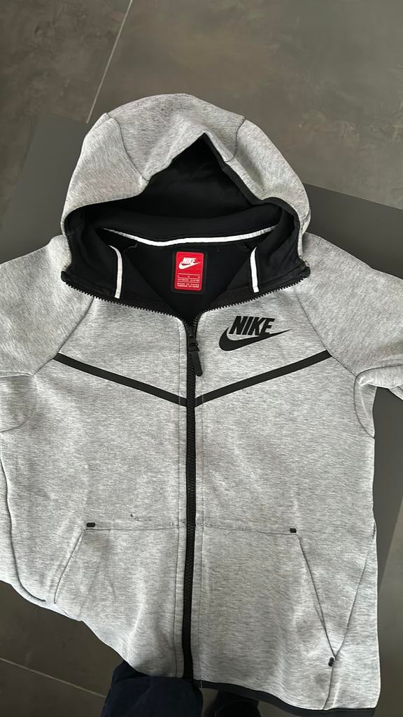 Nike tech vest voor jongens maat: L (147-158 cm), Ophalen of Verzenden, Zo goed als nieuw, Jongen, Trui of Vest