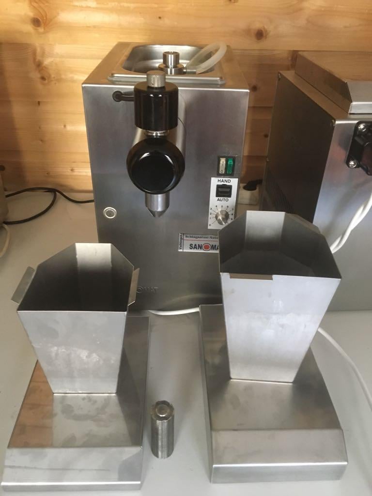 slagroommachine Mussana en Sanomat gereviseerd en nieuw, Zakelijke goederen, Horeca | Keukenapparatuur, Ophalen of Verzenden, Gebruikt