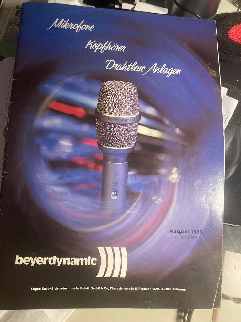 Folder Shure Beyer microfoon, Muziek en Instrumenten, Microfoons, Ophalen of Verzenden, Zo goed als nieuw, Zangmicrofoon