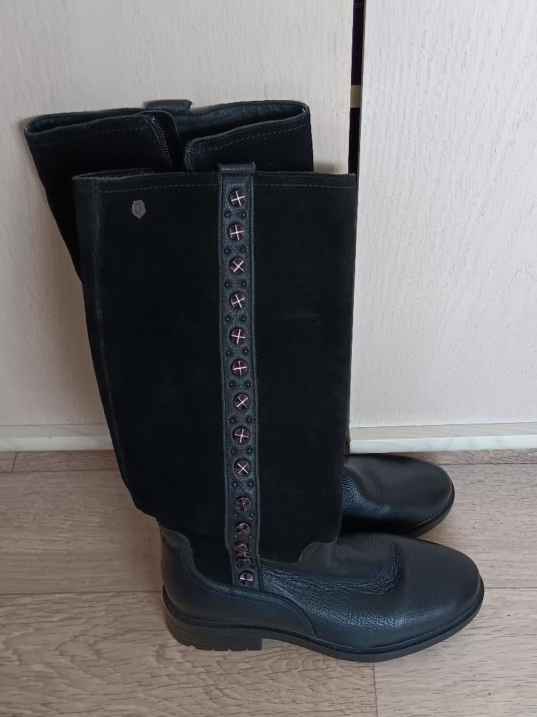 nieuw; zwarte laarzen met studs; maat 37, Hoge laarzen, Zwart, Nieuw, Ophalen of Verzenden