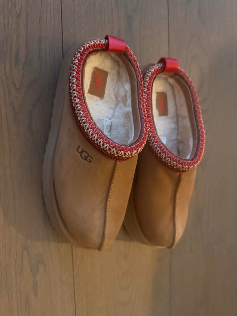 Originele UGG Pantoffels - Zo goed als nieuw!, Ophalen of Verzenden, Zo goed als nieuw, Bruin, Pantoffels of Sloffen