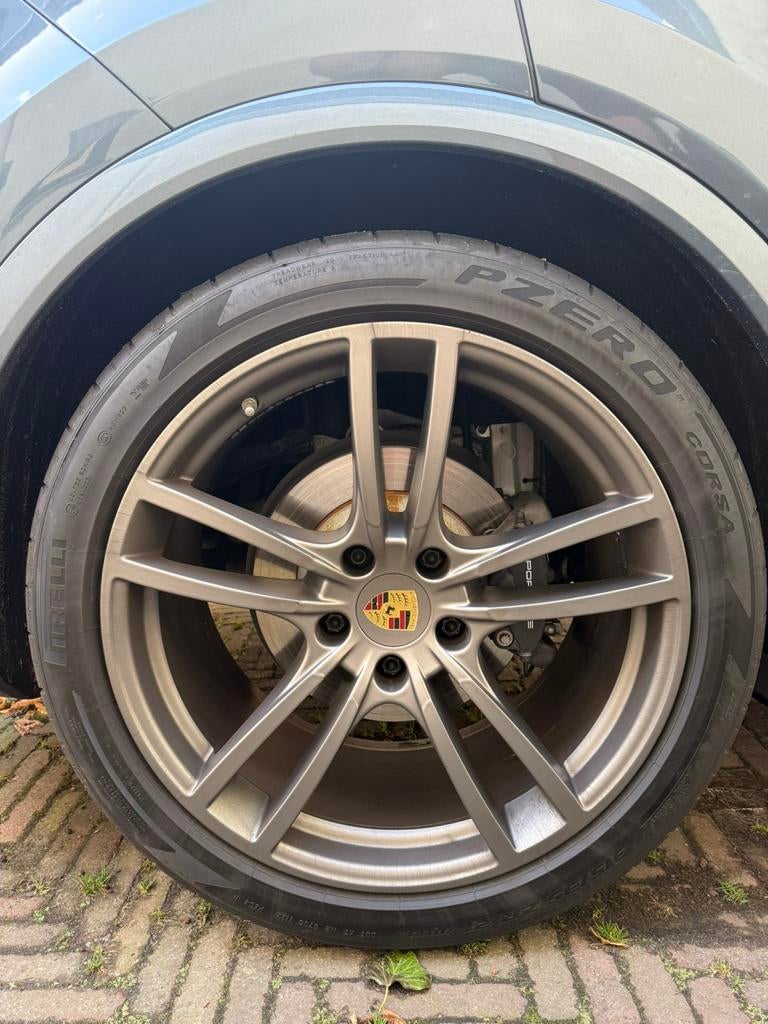 Org. Porsche Cayenne Turbo 21" velgen & Pzero zomerbanden, Gebruikt, Velg(en), 285 mm, Zomerbanden