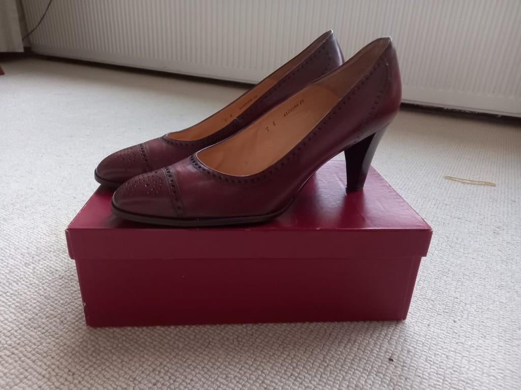 Dames pump, Bally, maat 7E, Kleding | Dames, Schoenen, Zo goed als nieuw, Pumps, Bruin, Ophalen of Verzenden