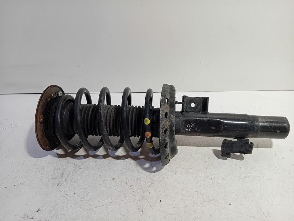 Veerpoot links voor Volvo V70, Onderdelen@venauto.nl, Van der Ven Autorecycling B.V., Gebruikt, Ettenseweg 76, 4706 PB Roosendaal, The Netherlands