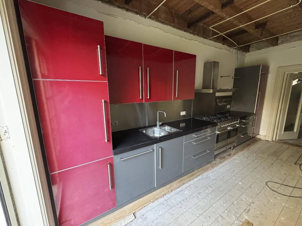 Luxe keuken met Boretti gasfornuis, Ophalen, Enkelwandige keuken, Composiet, Rood