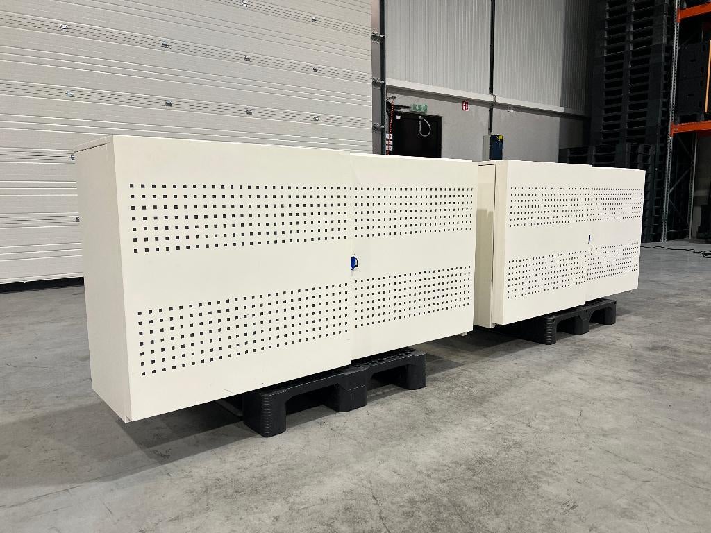 2x lage metalen schuifdeurkasten 160 cm x 84 cm x 46 cm, Ophalen, Gebruikt, 50 tot 100 cm, Met slot