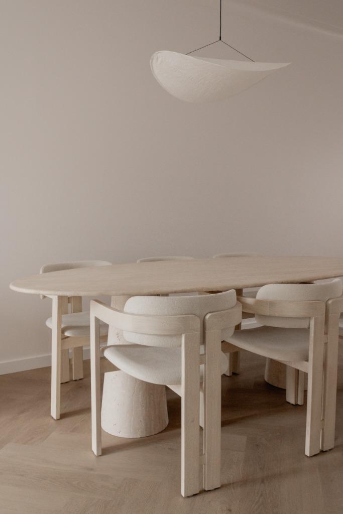 Travertin Eettafel Elips blad met konische poten, Ophalen, Nieuw, 50 tot 100 cm, Vijf personen of meer