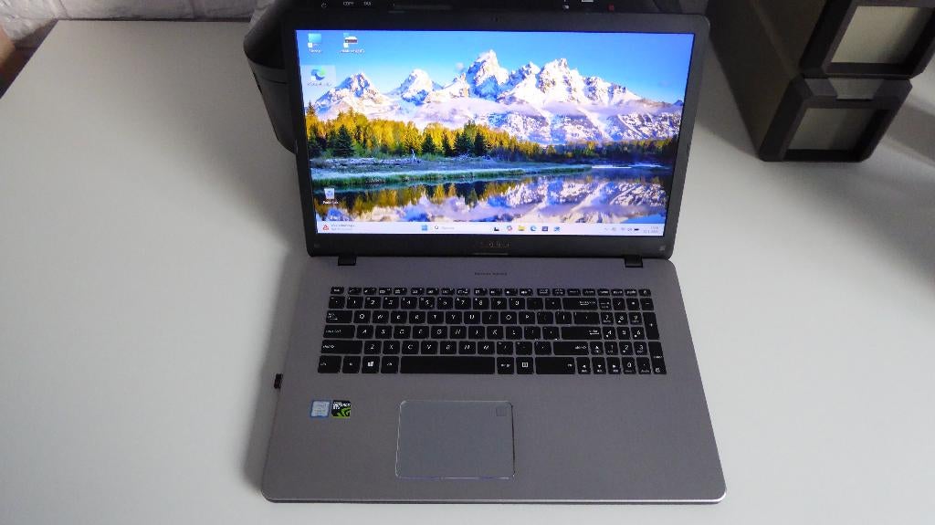 Asus VivoBook laptop met Intel Core i7 processor, Computers en Software, Windows Laptops, Zo goed als nieuw, 17 inch of meer, HDD