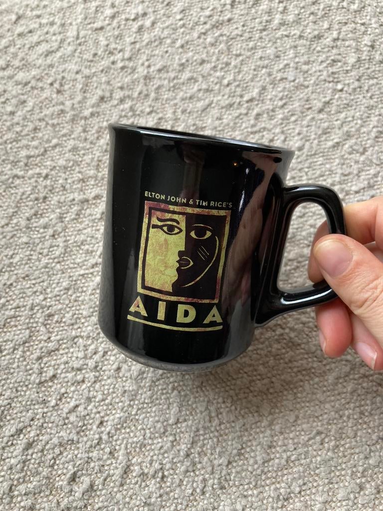 Aida musical mok in goede conditie, Huis en Inrichting, Keuken | Servies, Ophalen of Verzenden, Zo goed als nieuw, Keramiek, Overige typen