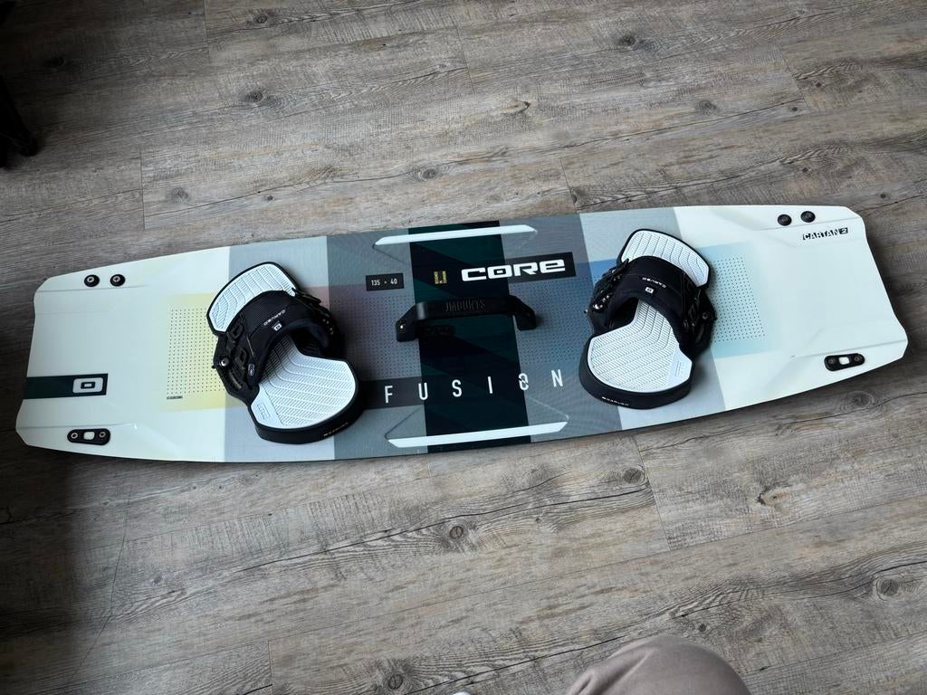 Core Fusion 6 Kiteboard 135cm, Watersport en Boten, Kitesurfen, Twintip, Ophalen, Gebruikt, Kiteboard