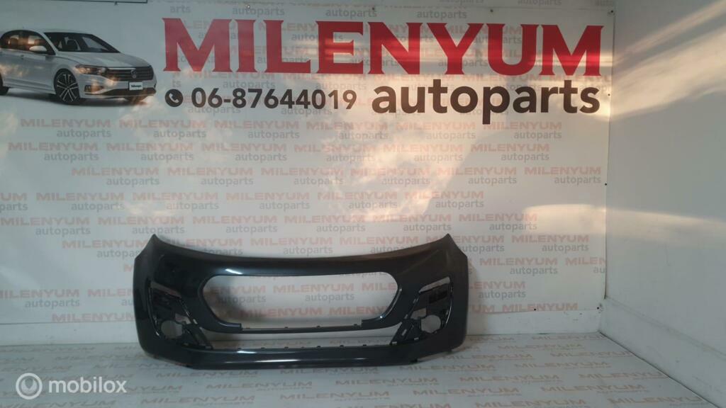 PEUGEOT 107 VOORBUMPER NIEUW (2012-2014) EXZ, Voor, Nieuw, Ophalen of Verzenden, Bumper