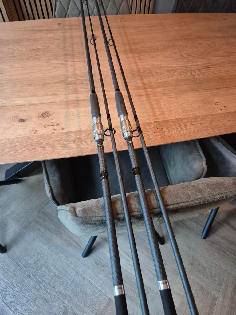 2x century ng 12 ft 3,5 lbs in nieuwstaat., Ophalen of Verzenden, Zo goed als nieuw, Werphengel