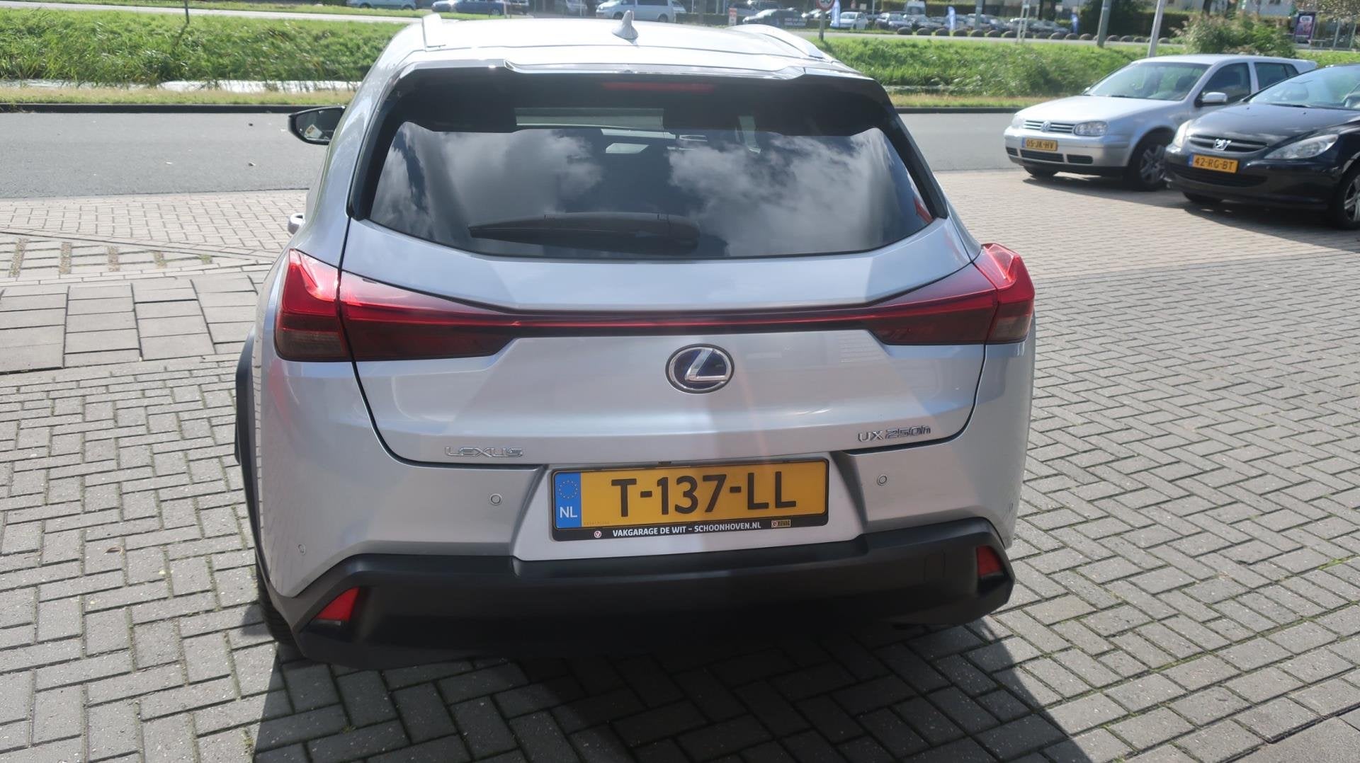 Lexus UX 250h Business Line, Auto's, Gebruikt, 4 cilinders, Leder, Bedrijf