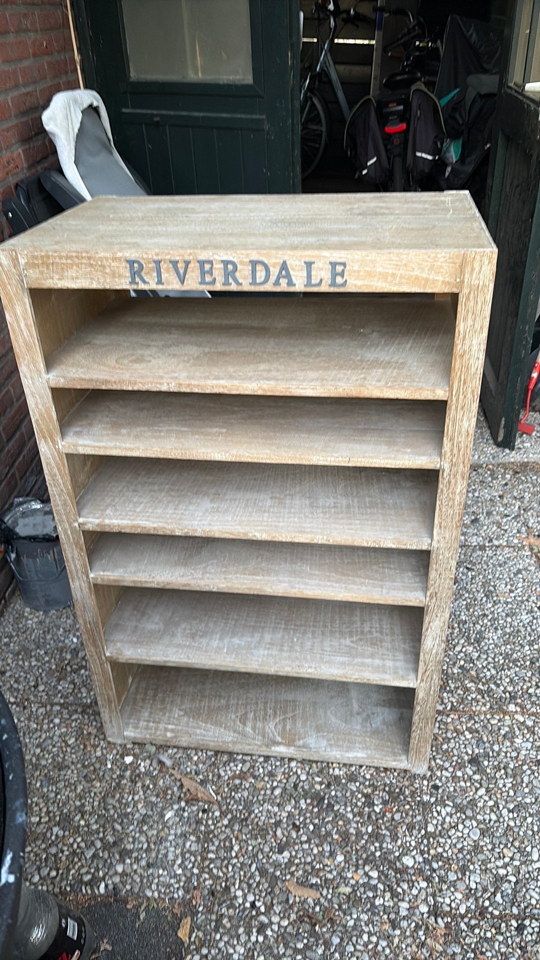 Riverdale kastje, Ophalen, Zo goed als nieuw