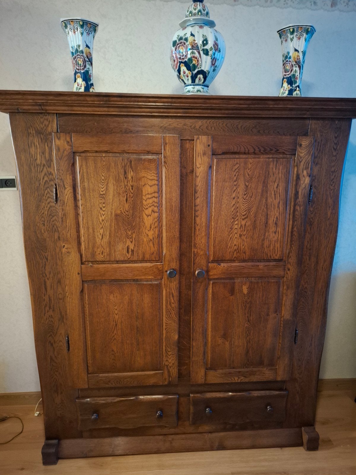 Massief eikenhouten kast met twee deuren en lades, Ophalen