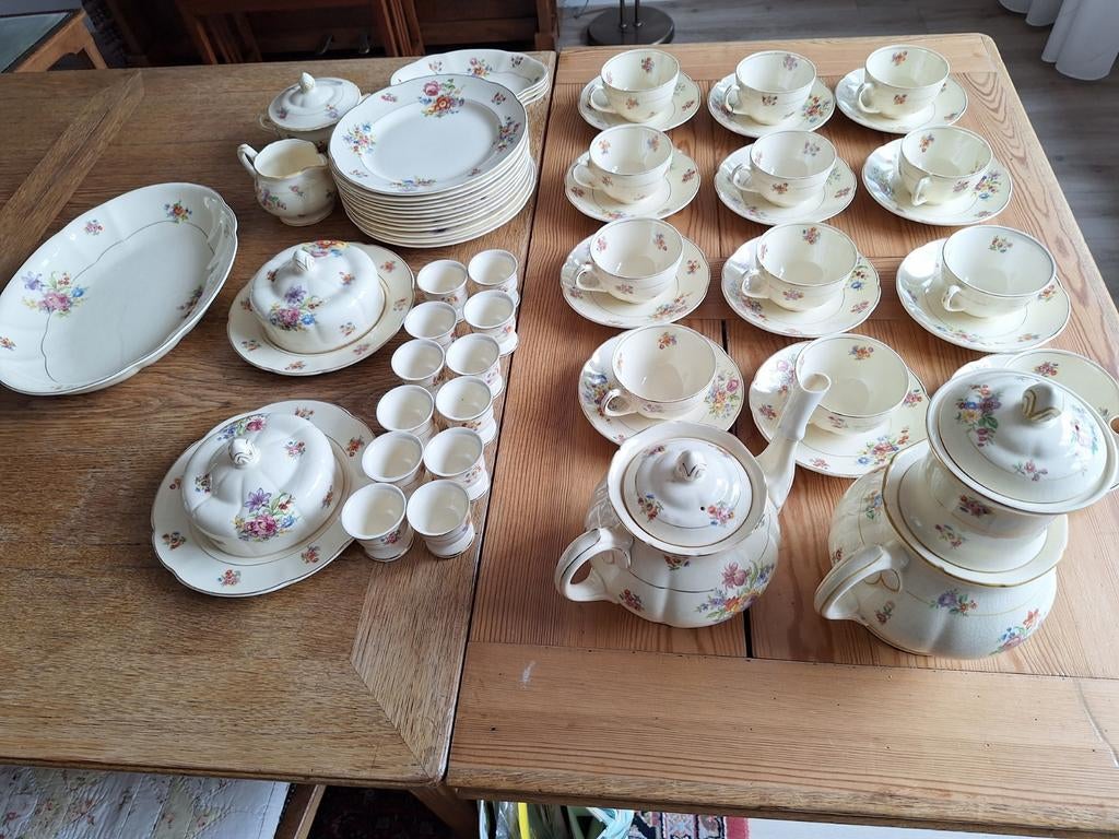 Uitgebreid Vintage Servies Holland - Bloemmotief, Antiek en Kunst, Ophalen