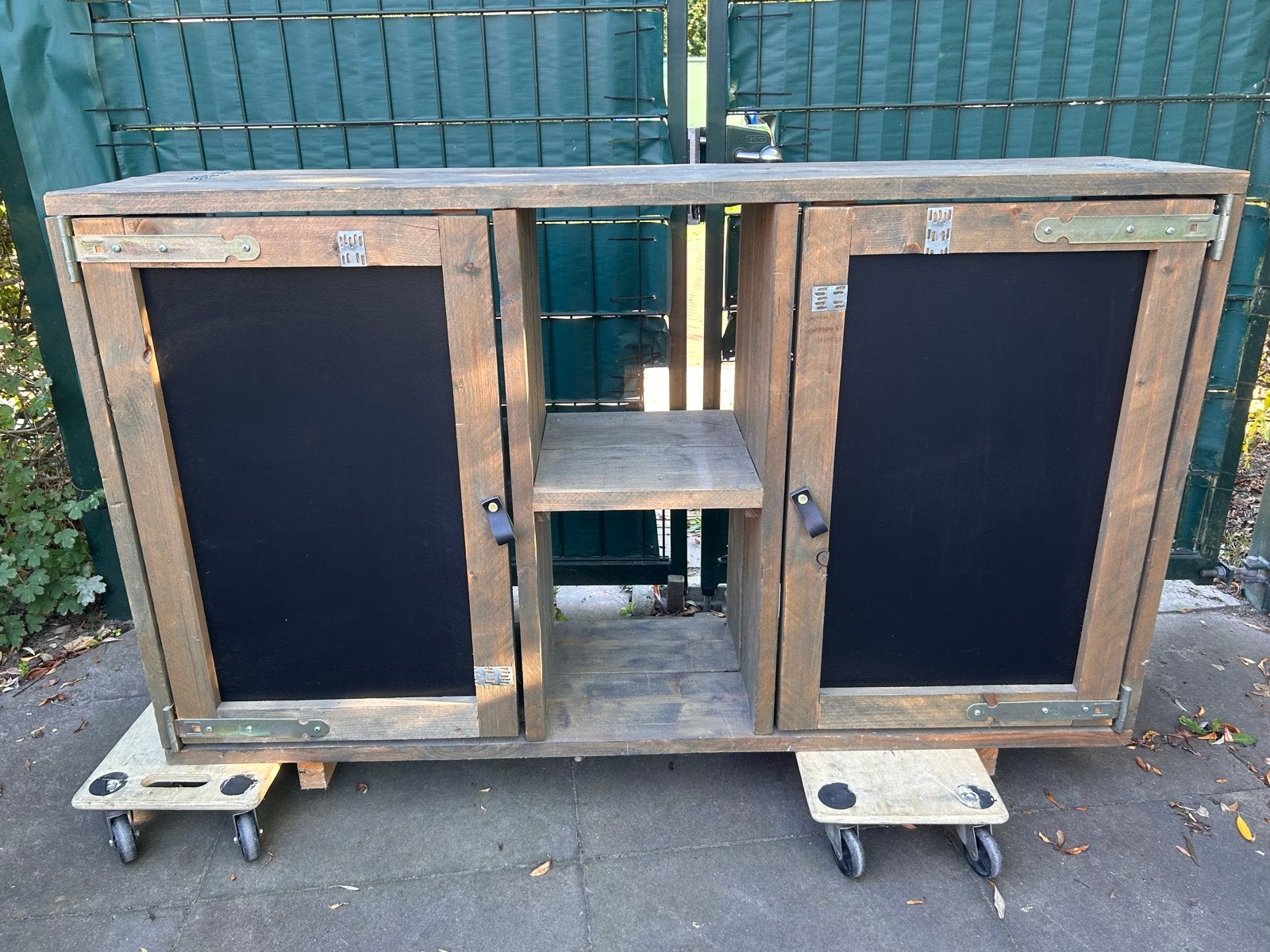 Houten kast met krijtbord deuren - 100x160x40 cm, Ophalen, Gebruikt