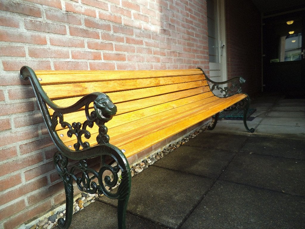 Tuinbank eikenhout met gietijzer met leeuwenkoppen, Ophalen, Zo goed als nieuw, Hout