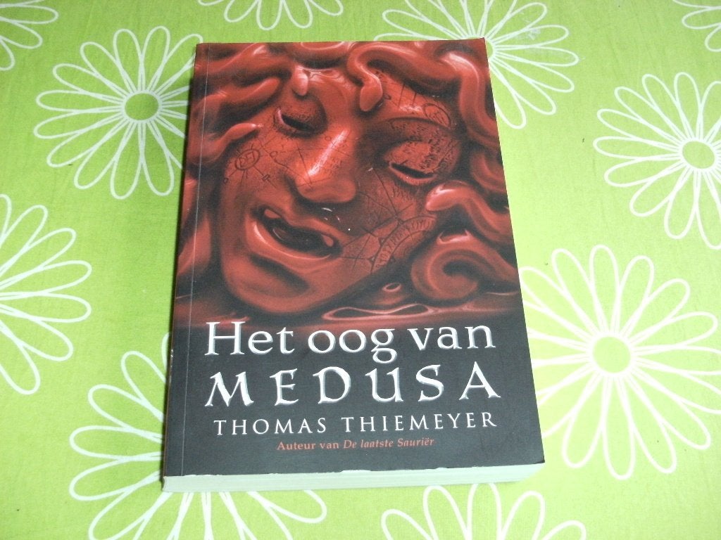 Het oog van Medusa - Thomas Thiemeyer, Ophalen of Verzenden, Gelezen