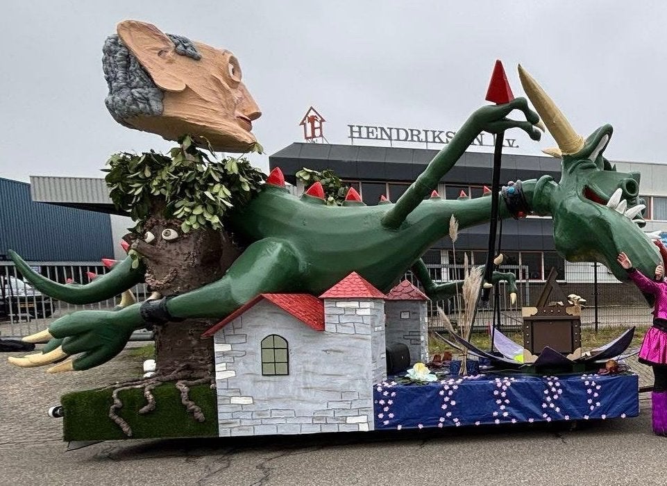 Draak voor op carnavalswagen, Ophalen, Accessoires