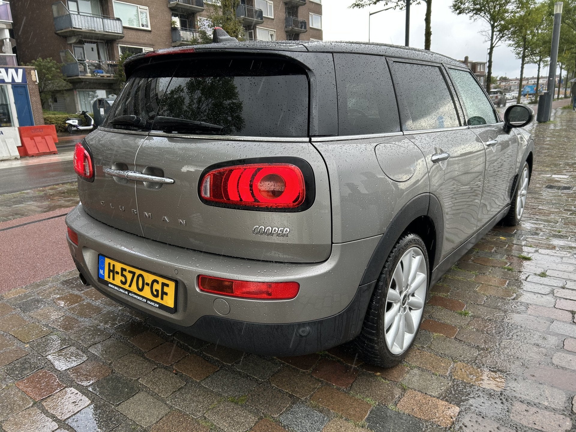 MINI Clubman 1.5 Cooper Pepper Serious Business Navigatie Ai, Auto's, Voorwielaandrijving, Gebruikt, Handgeschakeld, 19 km/l
