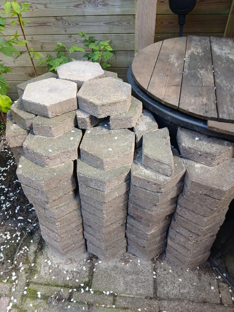 Zeshoekige terrastegels - Gratis. 2 vierkante meter., Tuin en Terras, Ophalen, Gebruikt, 10 m² of meer, Beton
