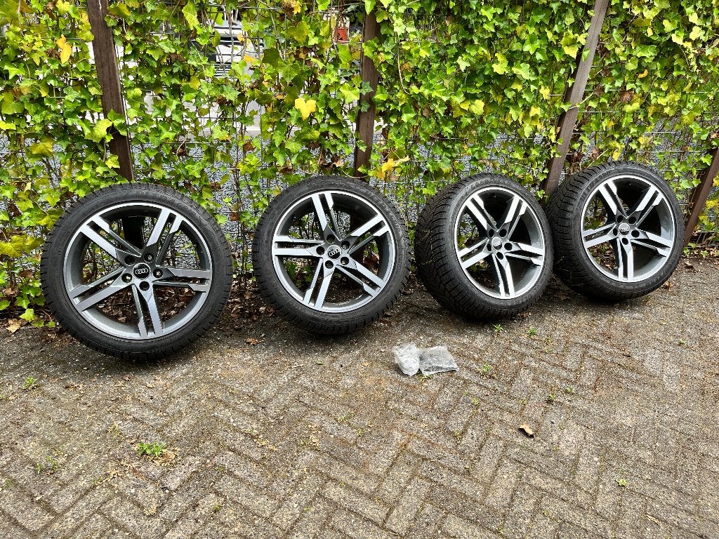 Originele Audi A4 S-Line 18 Inch Winterset | Schadevrij, Auto-onderdelen, Banden en Velgen, Ophalen, 18 inch, Gebruikt, Winterbanden