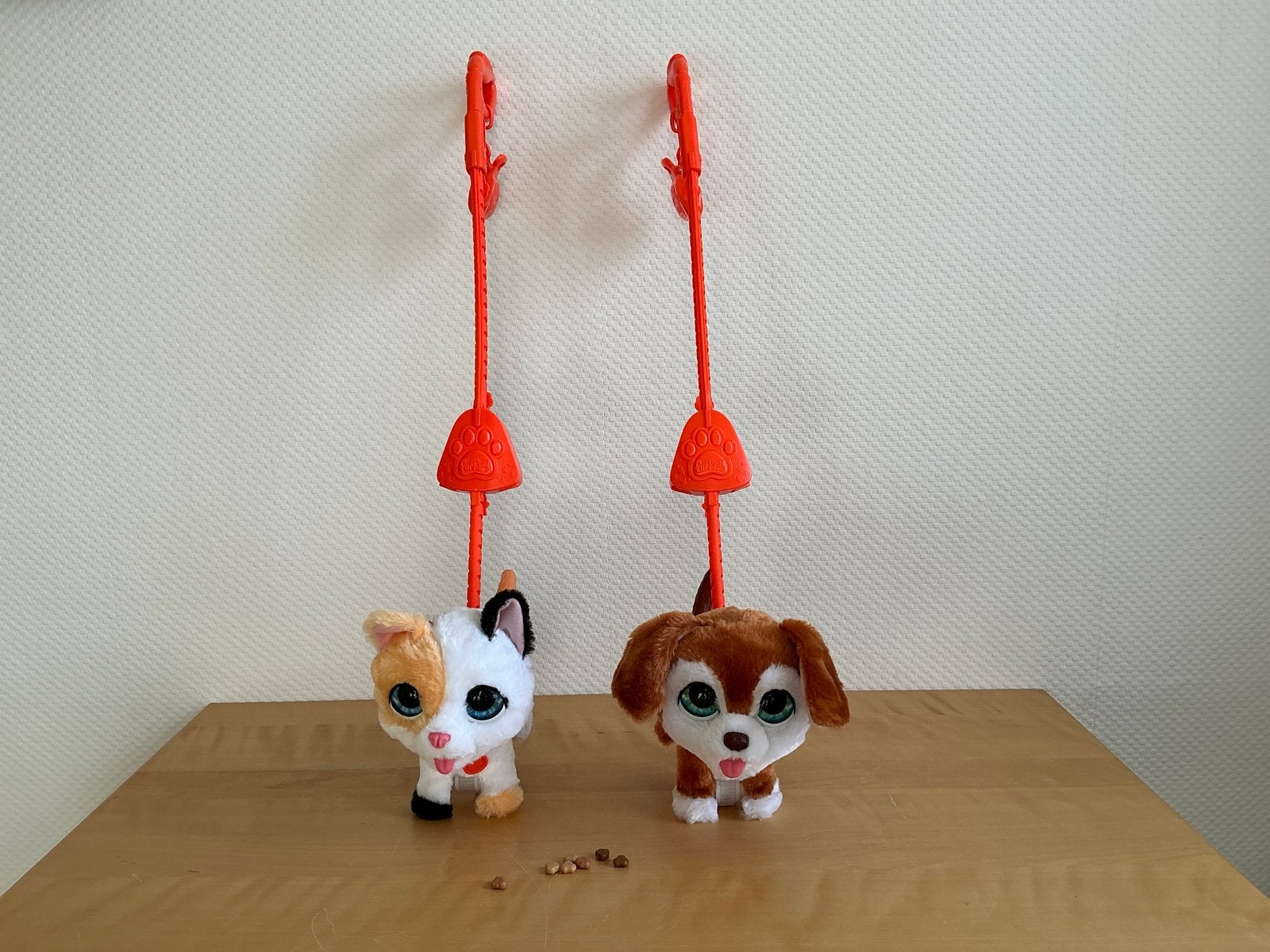FurReal Friends Poopalots: Kat & Hond met looplijn, Ophalen of Verzenden, Zo goed als nieuw, Jongen of Meisje