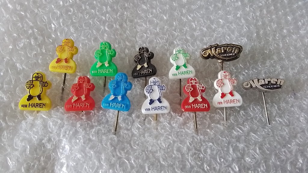 12 verschillende speldjes van haren schoenen, Ophalen of Verzenden, Zo goed als nieuw, Overige onderwerpen