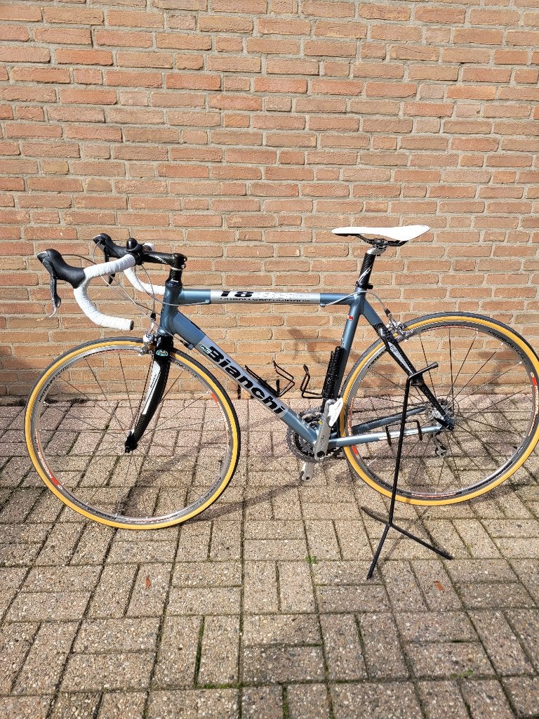 T.K. BIANCHI RACEFIETS, Aluminium, Zo goed als nieuw, Meer dan 20 versnellingen, 53 tot 57 cm