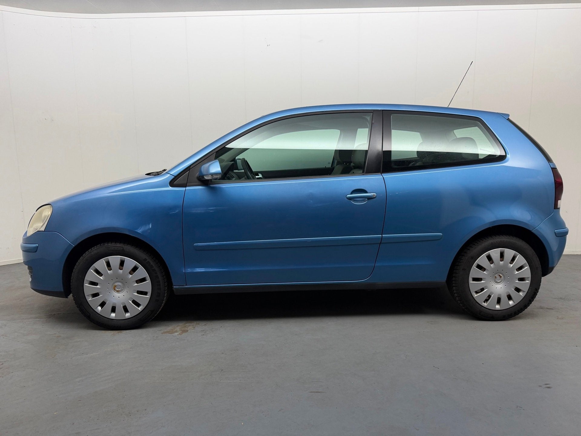 Volkswagen Polo 1.4-16V Comfortline # Airco # Groot scherm #, Voorwielaandrijving, Dealer onderhouden, 4 cilinders, Blauw