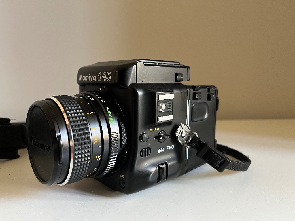 Mamiya 645 Pro met f2.8 80mm, xtra lenzen, prismazoeker, enz, Ophalen, Zo goed als nieuw, Spiegelreflex, Overige Merken