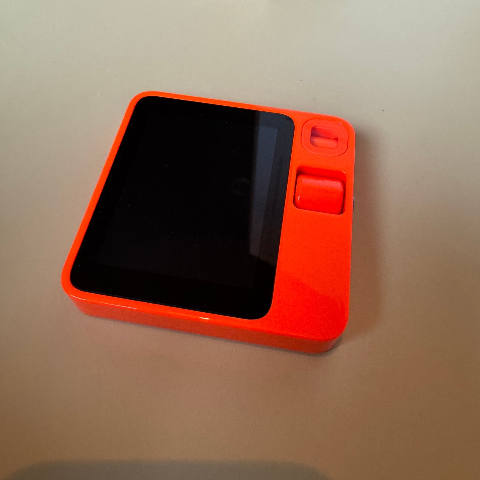 Rabbit R1 - AI-aangedreven gadget, Telecommunicatie, Overige Telecommunicatie, Ophalen of Verzenden, Zo goed als nieuw