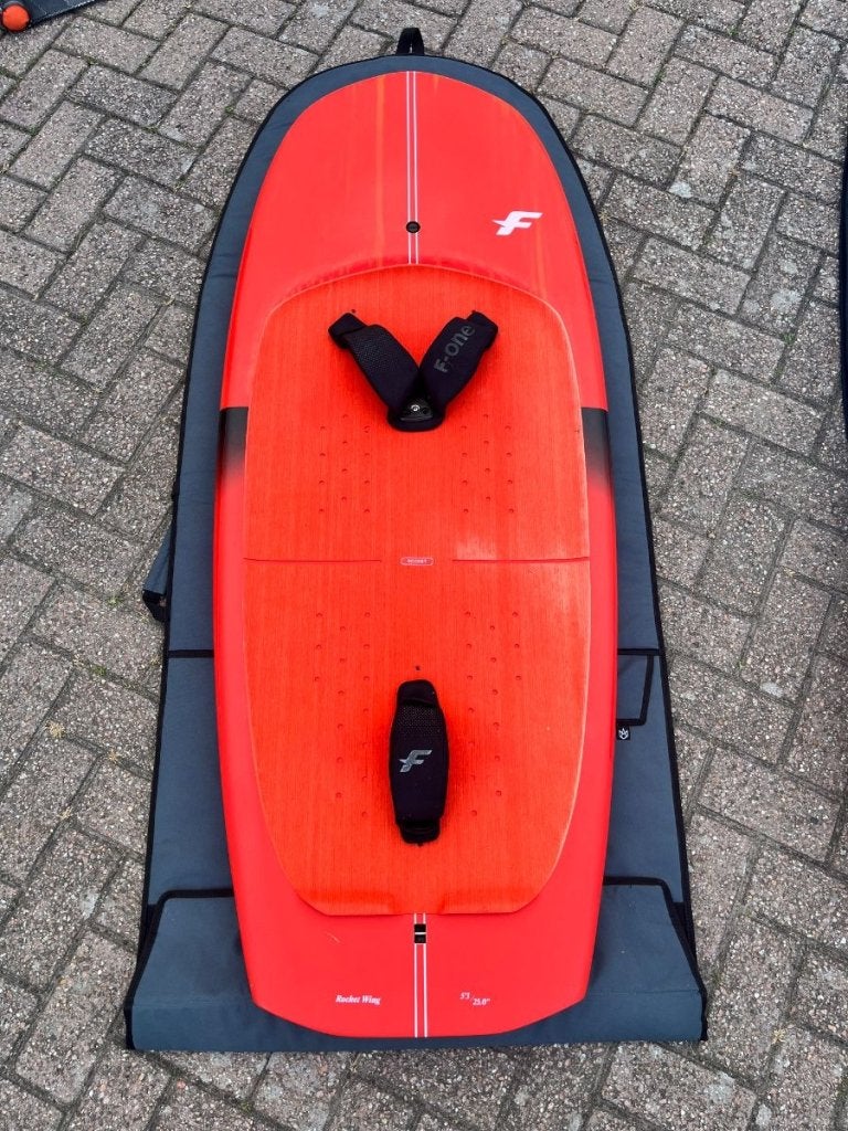 F-ONE Rocket Wing 85L + V-Straps + Manera bag, Watersport en Boten, Wingsurfen