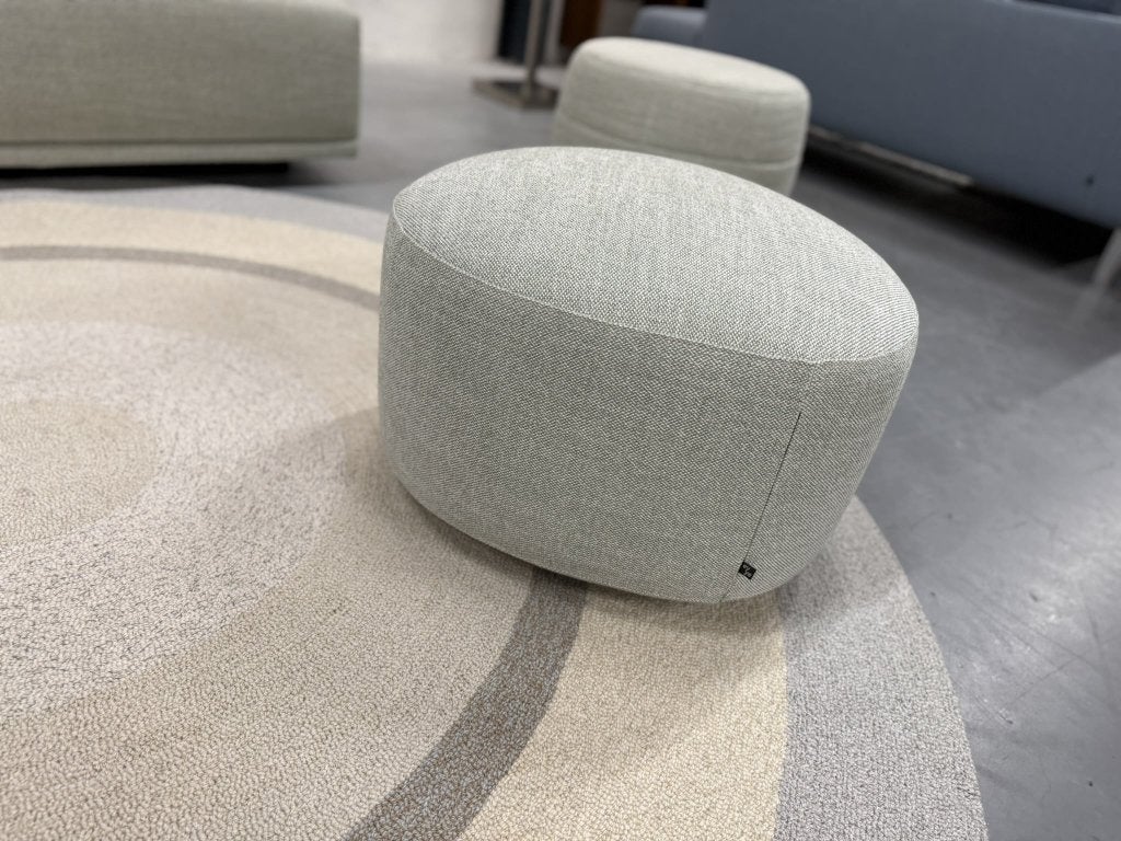 Nieuw Eyye Kivi Pebble Poef Milton Spirit stof Kruk groen, Huis en Inrichting, Banken | Voetenbanken en Poefen, Nieuw, Minder dan 50 cm