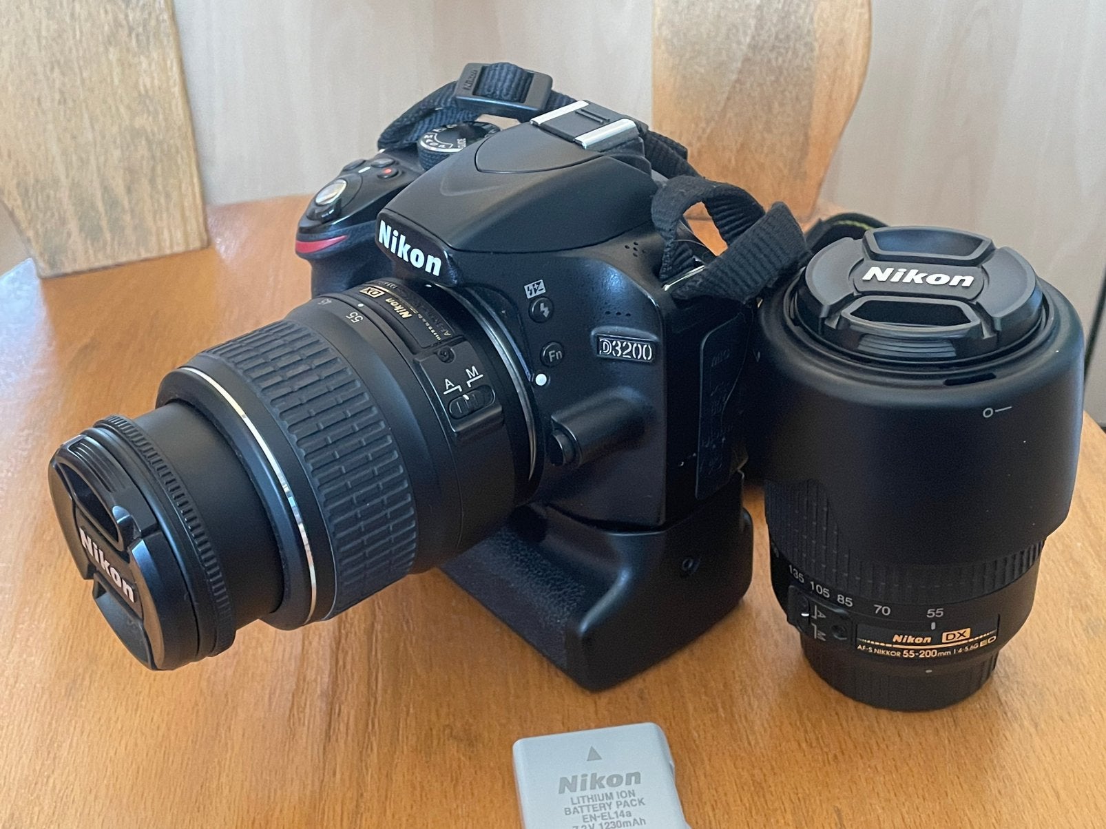 Nikon D3200 twee lenzen, Ophalen of Verzenden, Zo goed als nieuw, Telelens